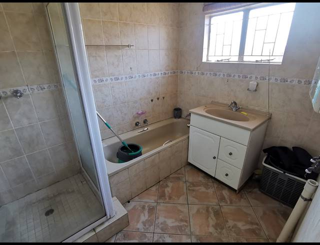 1 BEDROOM SIMPLEX FOR SALE IN VAN DYK PARK